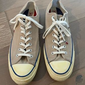 Men’s converse tan size 12